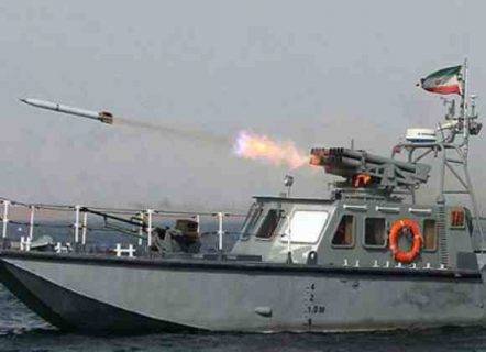 الراي الكويتية: مصادر تكشف لماذا لم تطلق البارجة البريطانية النار على زوارق الحرس الثوري الإيراني ومَن أعطى الأوامر بالمواجهة