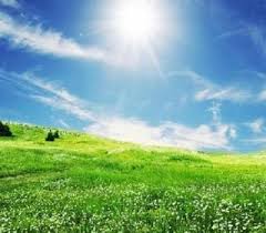 طقس صيفي معتدل نهارا ولطيف ورطب ليلا