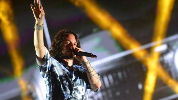 مشاجرة عنيفة خلال حفل لمطرب أمريكي بالمدرج الروماني (فيديو)