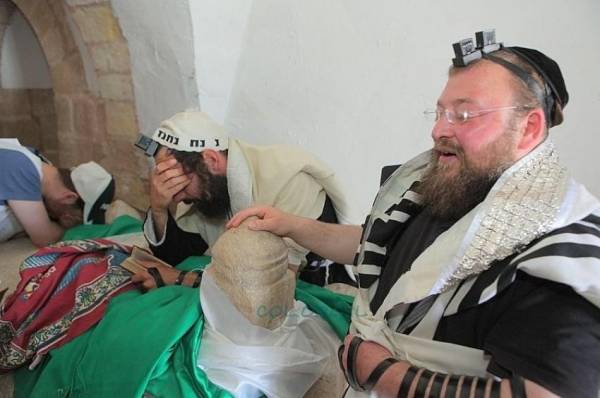 حكومة الرزاز بريئة وكل الحق على مطلق