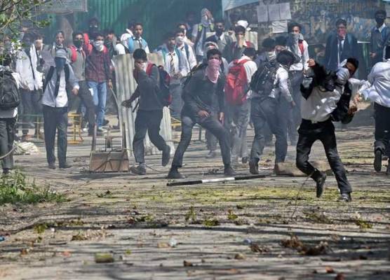 تمرد في كشمير .. ومرسوم رئاسي يلغي الحكم الذاتي فيها