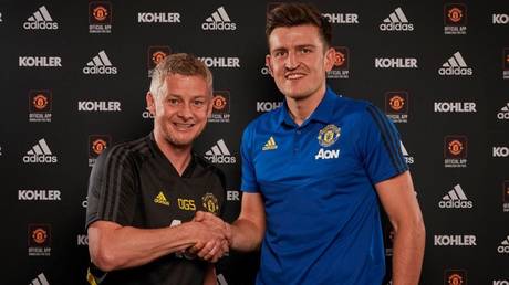 رسميا.. مانشستر يونايتد يتعاقد مع أغلى مدافع في العالم