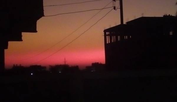 شاهد: ظاهرة غريبة في السماء تثير الدهشة والقلق بين الدول العربية!