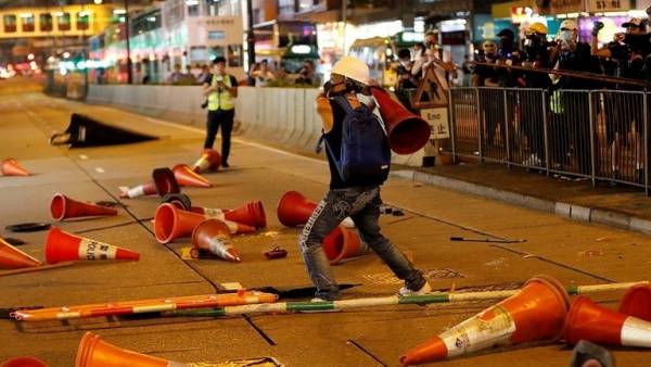 مينغ : هونغ كونغ تواجه أكبر أزمة منذ عودتها للصين ..؟؟