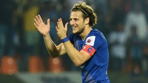 اعتزال أفضل لاعب في مونديال 2010