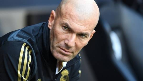 زيدان يستبعد 9 لاعبين من قائمة ريال مدريد لمعسكر النمسا