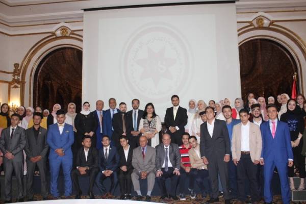 الاميرة سمية تكرم اوائل مدارس الحكمة .. وهدية سيارة ميتسوبيشي للطالب احمد عثمان (صور)