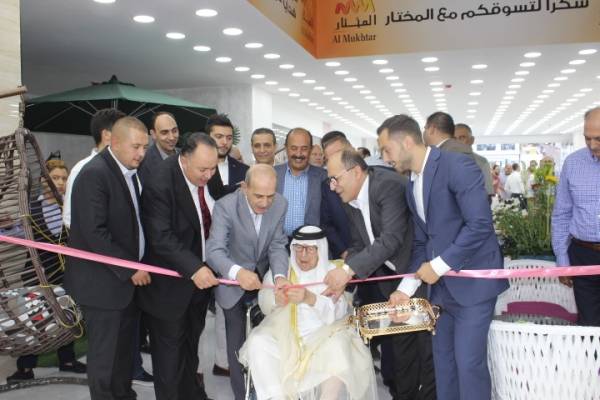 الحاج محمد نهار الشخاترة يفتتح الفرع السادس لـمختار مول فرع تلاع العلي (صـور)