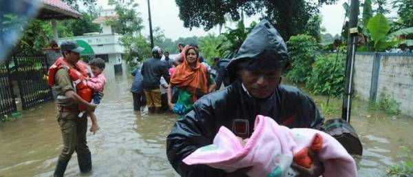 عاجل : مقتل 147 شخصا في فيضانات الهند