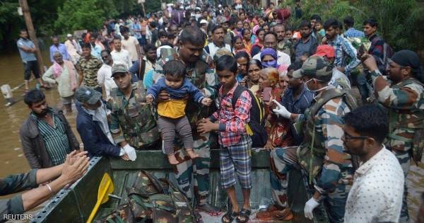144 قتيلا جراء الفيضانات بالهند وإجلاء مئات آلاف السكان
