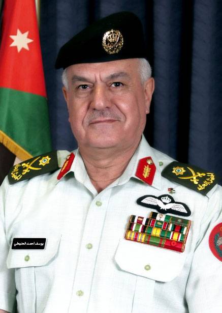 اللواء الحنيطي يزور واجهة المنطقة العسكرية الشرقية