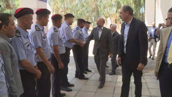 بالصور .. ماذا يفعل الرزاز في مركز حدود المدورة ؟