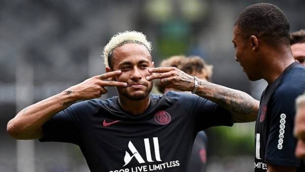 نيمار مستعد للتضحية بـ15 مليون يورو سنويا من أجل العودة إلى برشلونة