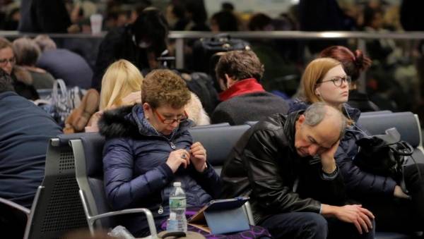 فورين بوليسي: أميركا الأفضل وهم يتملك الأميركيين