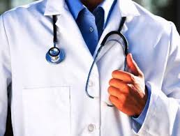 الأطباء المؤهلون يطالبون النواب بإعادة طرح الثقة بالحكومة لتعطيلها القانون