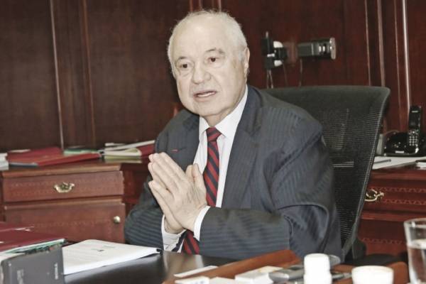 طلال أبو غزالة يعود من جديد :رسالة من الرئیس الوالد