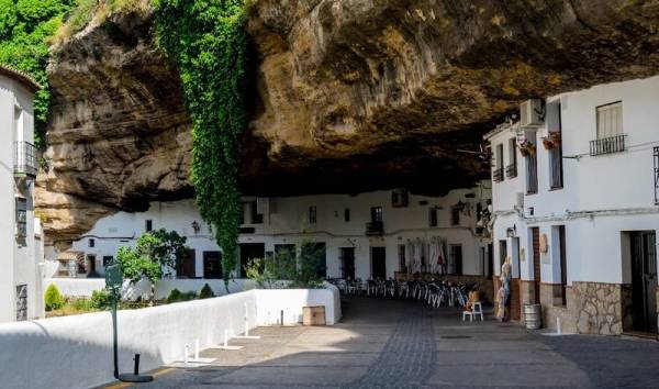 شاهد 10 مدن لن تصدق أنها موجودة لشدة غرابتها.. هذه المدينة للفتيات فقط