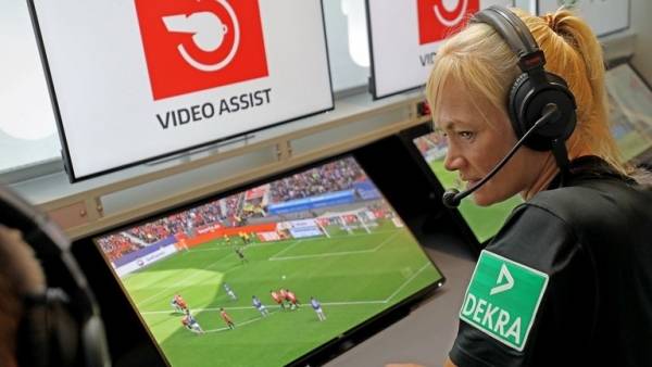 محمد صلاح يحذر منافسيه من الفار