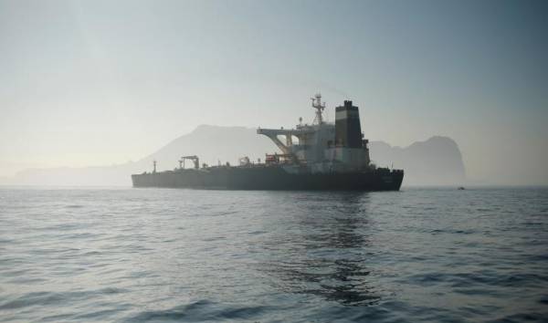 عبر دبي.. أنباء عن ناقلة نفط إيرانية تتجه إلى سوريا متحدية الحظر الأميركي