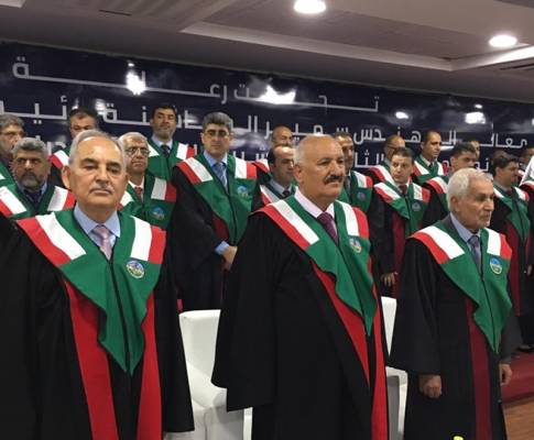 جامعة الزرقاء تحتفل بتخريج الفوج الثاني والعشرين من طلبتها