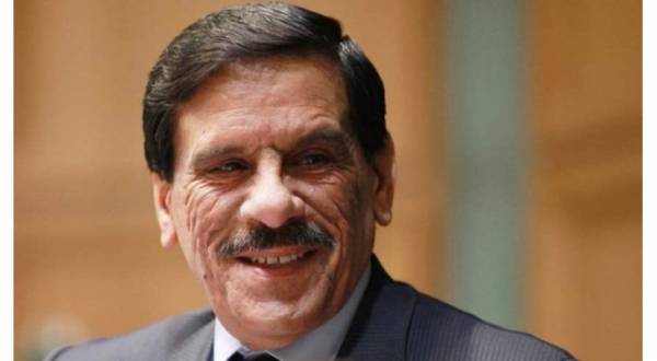 الشجرة المثمرة دائماً ترمى بالحجارة .. معالي سعد هايل السرور  مثالاً !!