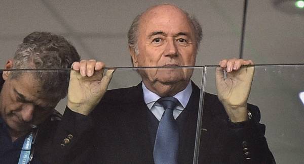 بلاتر يكشف سر غضب رئيس ريال مدريد الشديد بسبب رونالدو وميسي