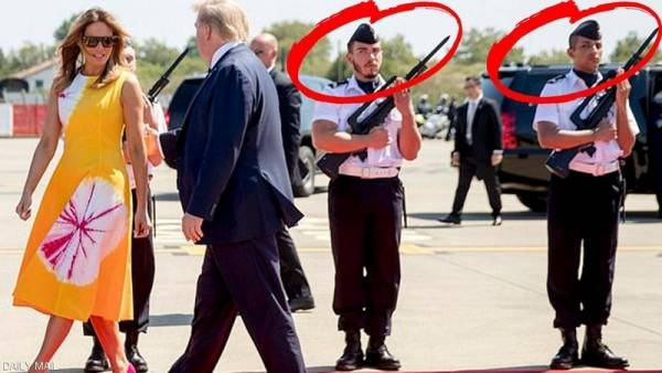 ميلانيا ترامب وحرس الشرف الفرنسي.. لم يغضوا بصرهم والصورة فضحتهم