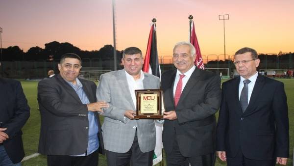 فلسطين النيابية: الشرق الأوسط من أولى الجامعات الخاصة التي قدمت منحا لأبناء الشهداء والأسرى الفلسطينيين