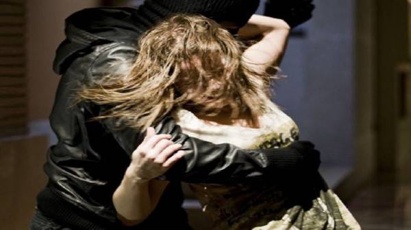 اختطاف ممثلة مشهورة وتصويرها عارية لانتقادها رئيس بلادها