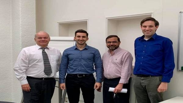 الشرق الأوسط تهنئ كوكبة من مبتعثيها لحصولهم على درجة الدكتوراة