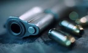 اصابة حدث بعيار ناري في عمان