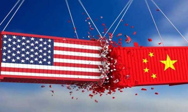 تأجيج الحرب التجارية والدفع نحو تأزم الاقتصاد العالمي