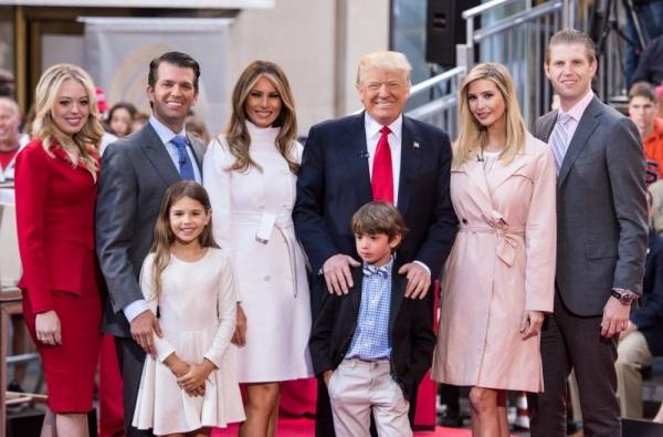 ترامب يقيل سكرتيرته بسبب تعليقها على بناته