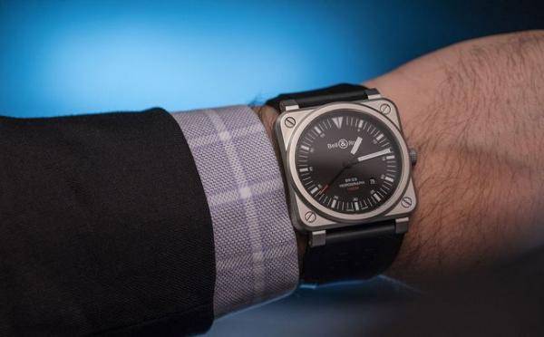 إدارة البحث الجنائي تحذر من أسلوب الاحتيال عن طريق الساعات المقلدة .