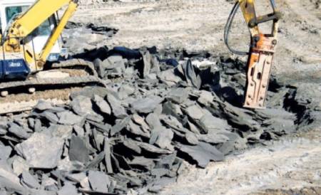 خمس سنوات عجاف مع شركة القمر للصخر الزيتي .. والزميل ابو بيدر يكشف الطابق (تفاصيل)