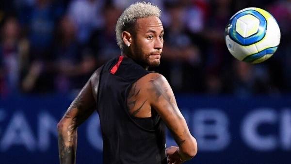 نيمار يعود للظهور مجددا في الملاعب بعدما خطف الأضواء خارجها