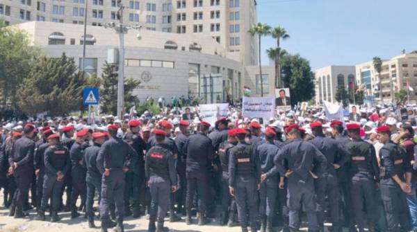 اجتماع حكومي مع المعلمين للحوار حول مطالب النقابة