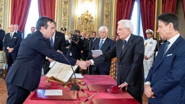 تعيين زوج صحفية مغربية وزيراً في ايطاليا .. (صورة)