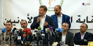 مواقع التواصل الاجتماعي تتفاعل مع قضية المعلم.. والأمن يفند