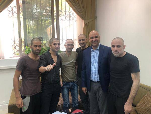 خوري يعلن الافراج عن 5 أردنيين اعتقلوا في سوريا (اسماء)