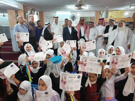 النائب مراد يرعى حفل تخريج حفظة القرآن الكريم (صور)