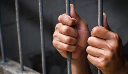 مدعي عام الكرك يوقف مدير مدرسة عن تهمة الإيذاء والضرر لطاقم تصوير