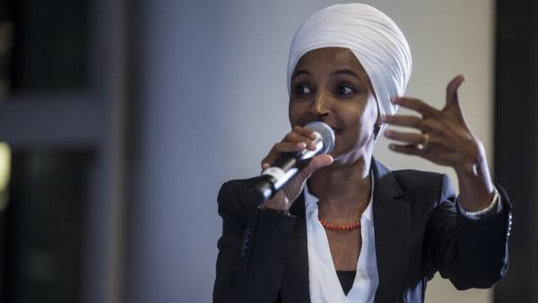 نائبة أمريكية تحذر من حرب لا نهاية لها مع إيران