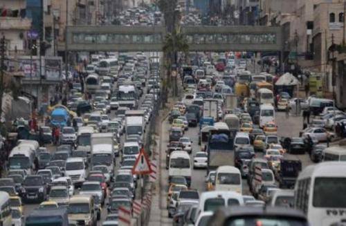 إزدحمات غير مسبوقة مع بدء الدراسة الجامعية .. ومشروع الباص السريع يفاقم الامور