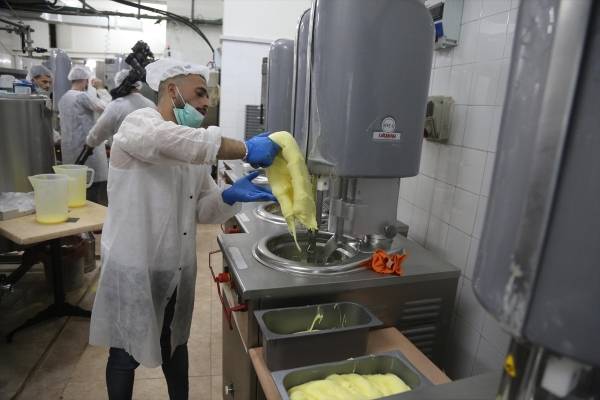 الغذاء والدواء تغلق معمل بوظة يخلطها بـالكحول