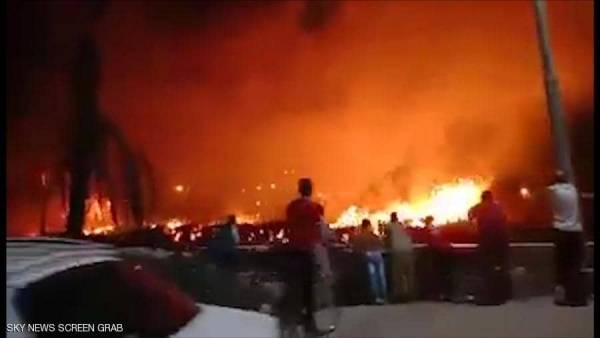 حريق كبير قرب محطة قطار في مصر.. (فيديو)