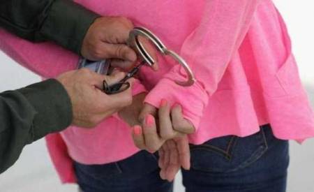 أرادا استراحة.. فتركا طفليهما مع المشردين