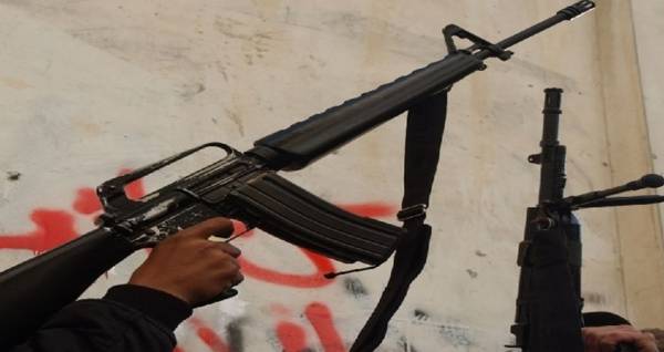 أحكام بالحبس في العقبة و عمان لحيازة سلاح بدون ترخيص وإطلاق عيارات نارية