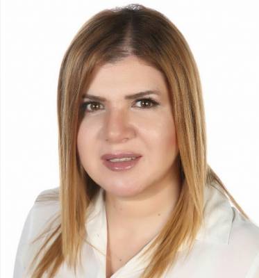 السيد محمد  ذياب وأبناؤه يهنئون د. ميرفت الصوص تعيينها عميدة كلية الصيدله في اليرموك