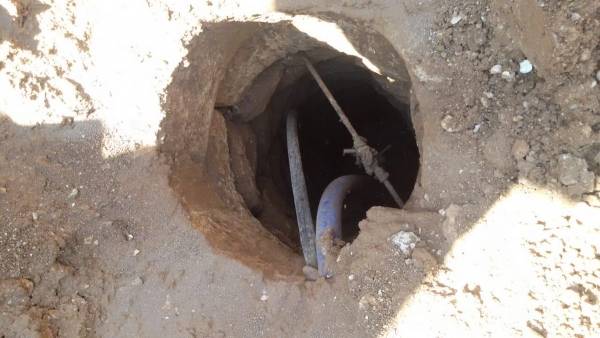 المياه تردم آبارا مخالفة لبيع الصهاريج في وادي السير